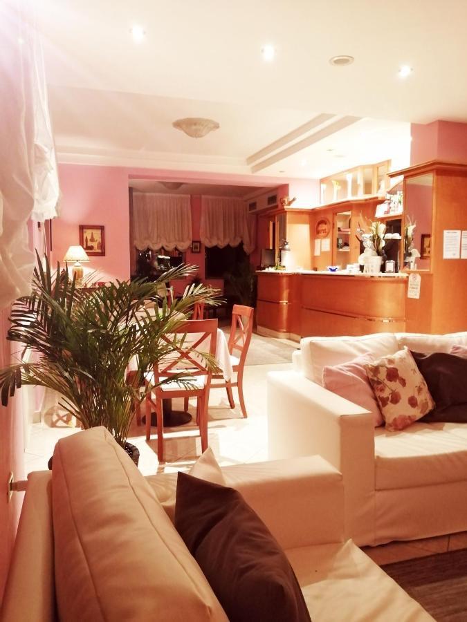 Hotel Azzurra Salsomaggiore Terme Exteriör bild