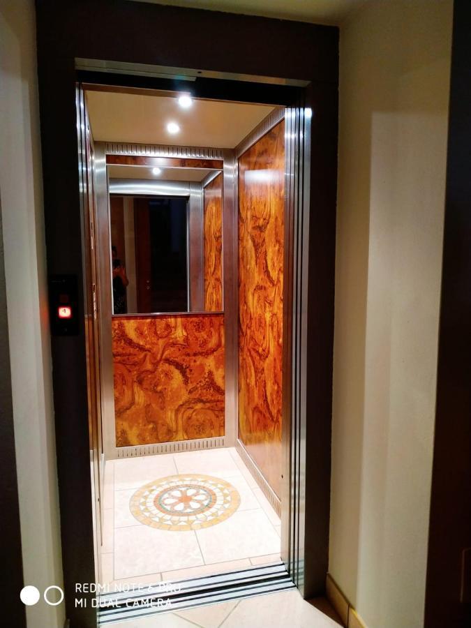 Hotel Azzurra Salsomaggiore Terme Exteriör bild