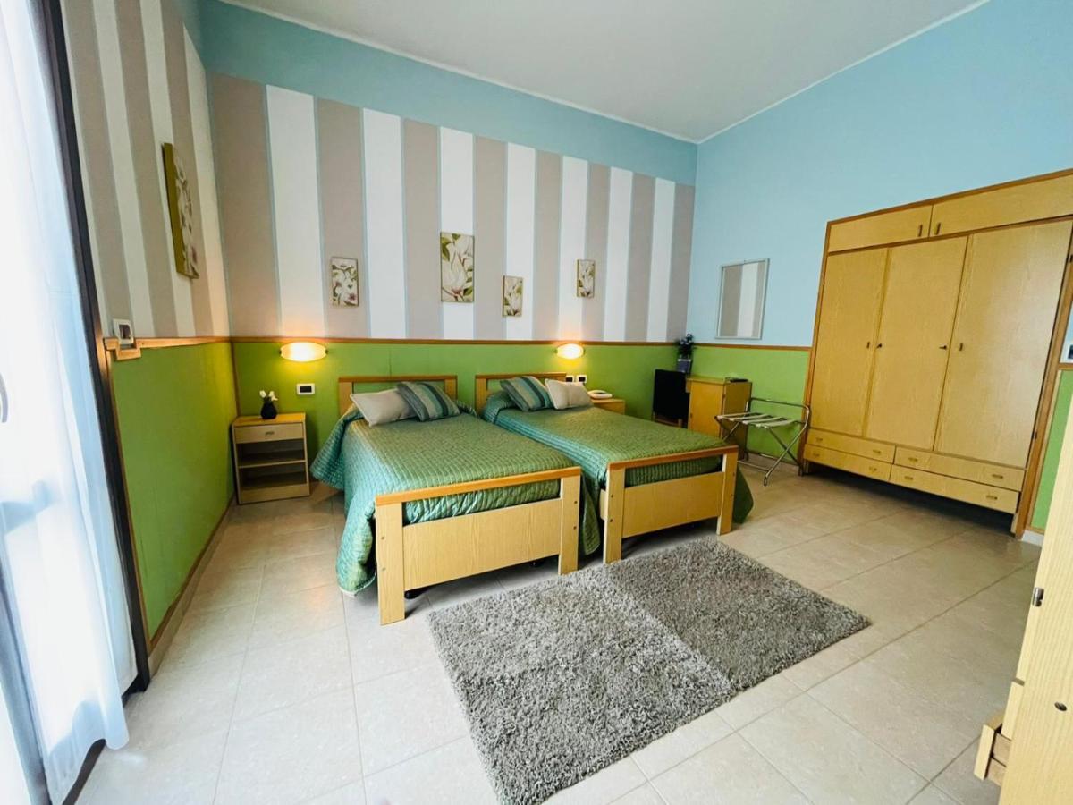 Hotel Azzurra Salsomaggiore Terme Exteriör bild