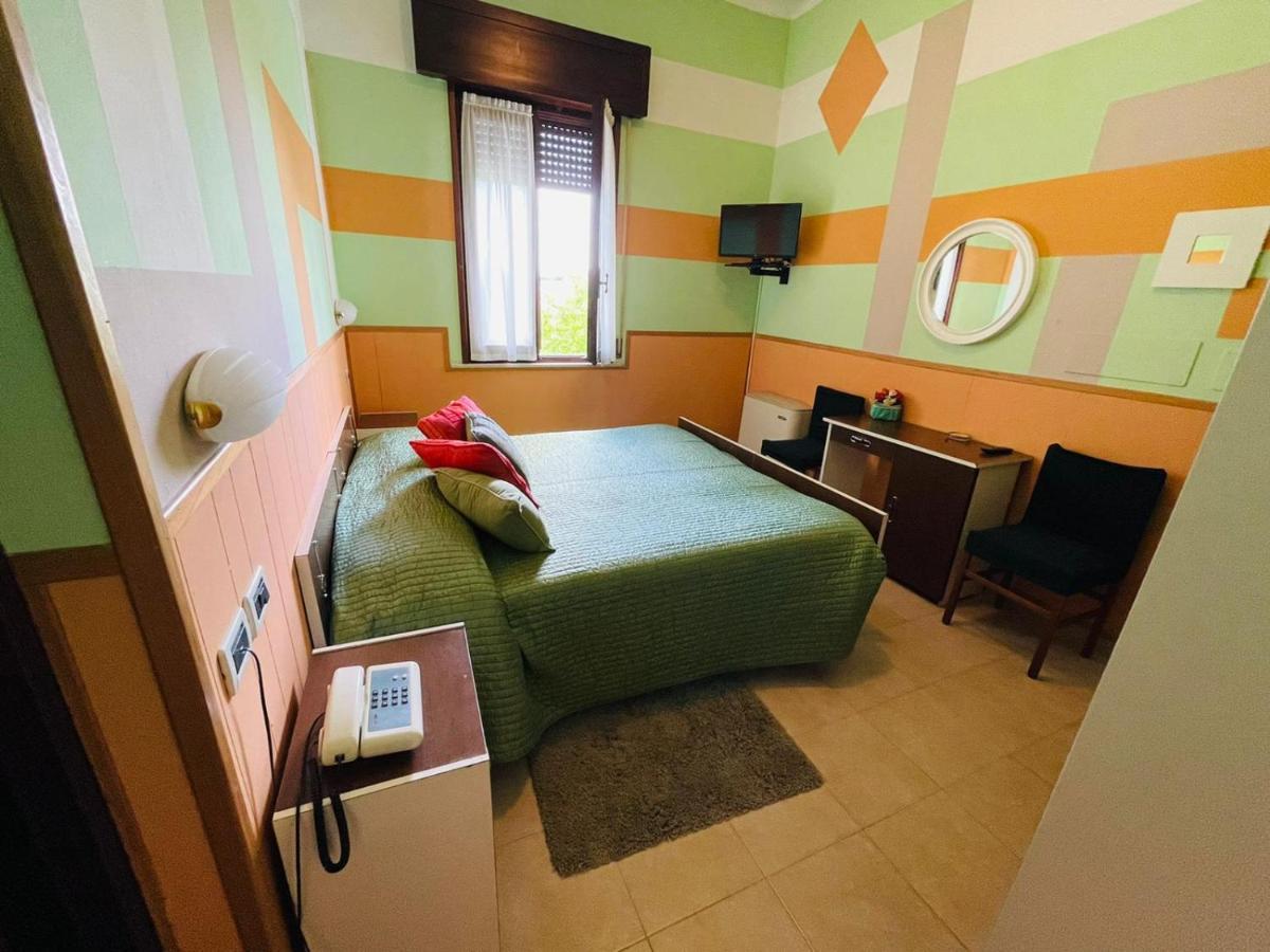Hotel Azzurra Salsomaggiore Terme Exteriör bild