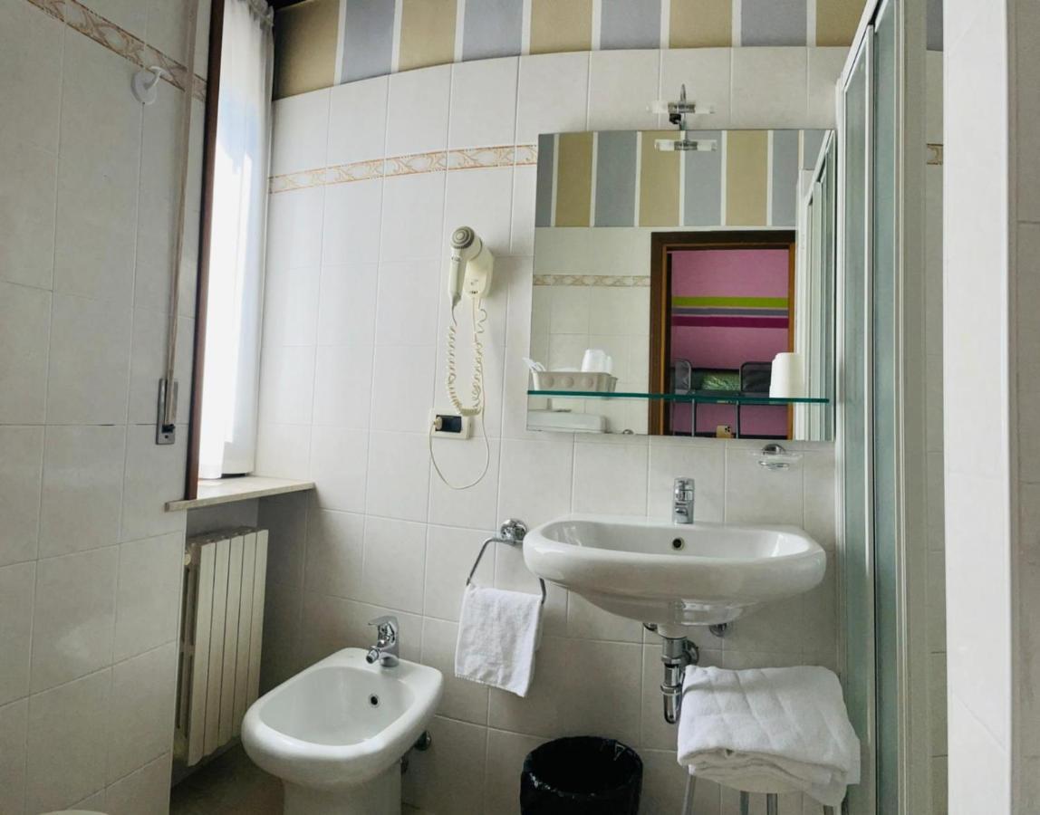 Hotel Azzurra Salsomaggiore Terme Exteriör bild